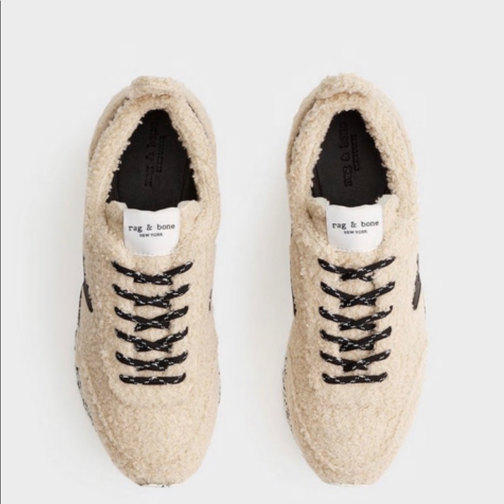 Rag & Bone retro runner in beige Sherpa. New with box. Size 7.5 US/37.5 EU.
